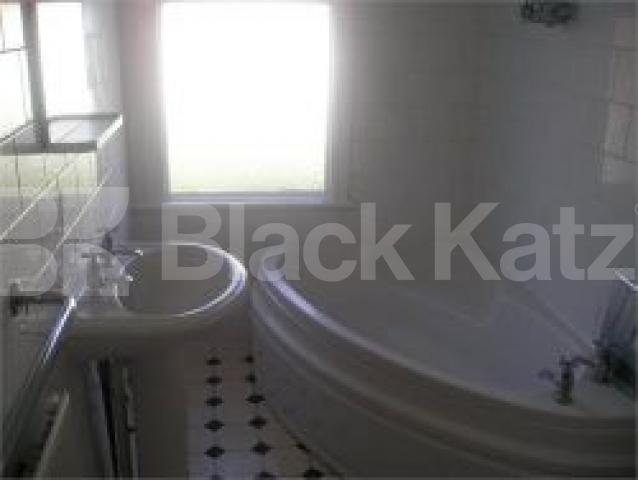 			LET!, 1 Bedroom, 1 bath, 1 reception Flat			 Park Road, CROUCH END